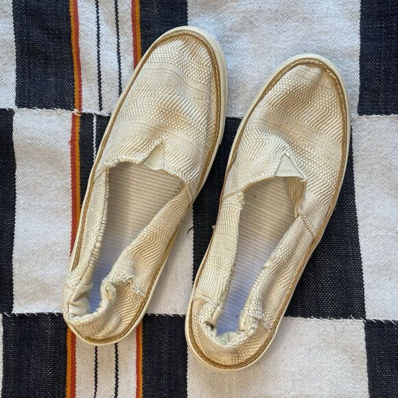 Toms Parker Slip On Boat Shoe Sneakers. Natural Color. Distressed. Size 7.5. - Picture 2 of 14